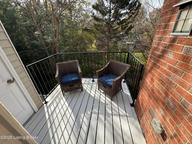 1130 Westlynne Pl UNIT 8, Louisville, KY 40222