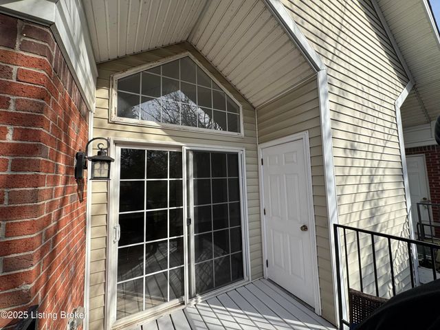 1130 Westlynne Pl UNIT 8, Louisville, KY 40222