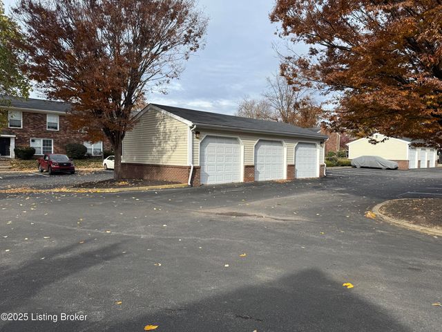 1130 Westlynne Pl UNIT 8, Louisville, KY 40222