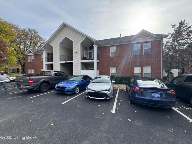 1130 Westlynne Pl UNIT 8, Louisville, KY 40222
