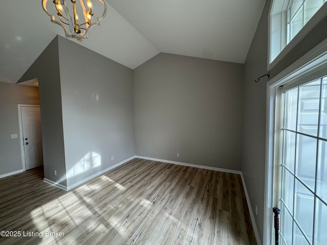 1130 Westlynne Pl UNIT 8, Louisville, KY 40222