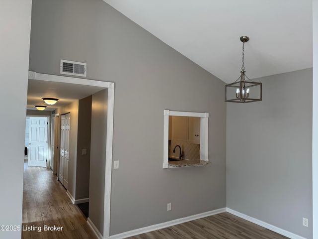 1130 Westlynne Pl UNIT 8, Louisville, KY 40222