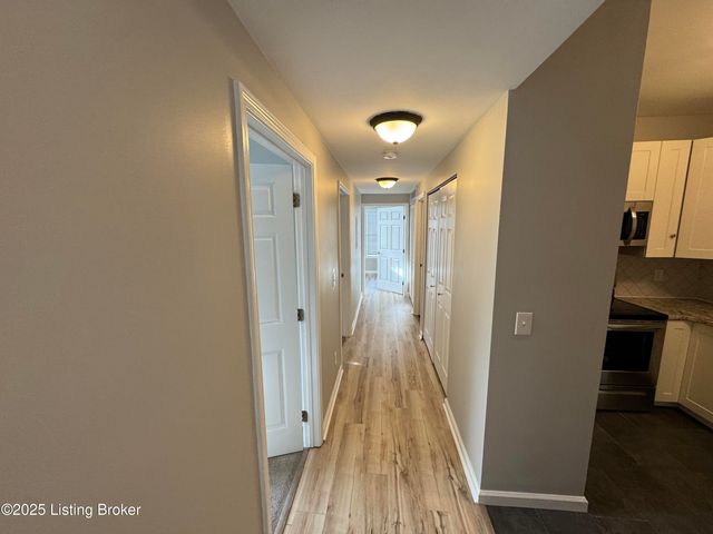 1130 Westlynne Pl UNIT 8, Louisville, KY 40222