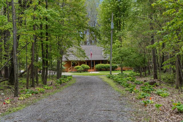 12215 Goffe Road, Jonesville, MI 49250