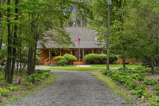 12215 Goffe Road, Jonesville, MI 49250