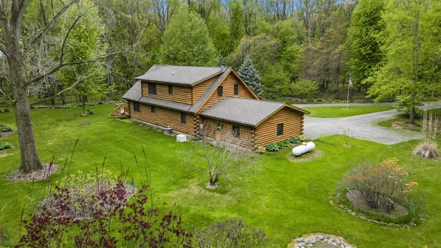 12215 Goffe Road, Jonesville, MI 49250