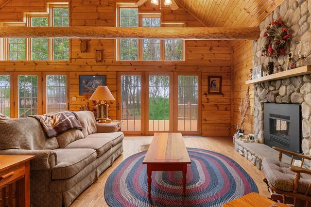 12215 Goffe Road, Jonesville, MI 49250