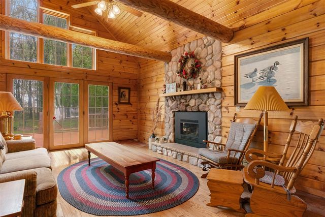 12215 Goffe Road, Jonesville, MI 49250