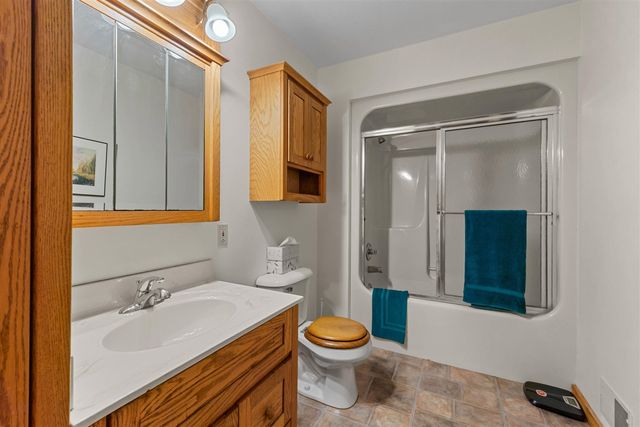 12215 Goffe Road, Jonesville, MI 49250