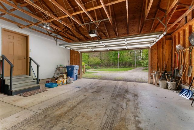 12215 Goffe Road, Jonesville, MI 49250