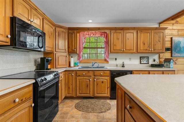 12215 Goffe Road, Jonesville, MI 49250