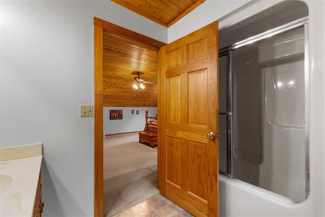 12215 Goffe Road, Jonesville, MI 49250