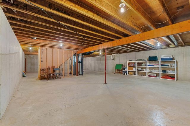 12215 Goffe Road, Jonesville, MI 49250