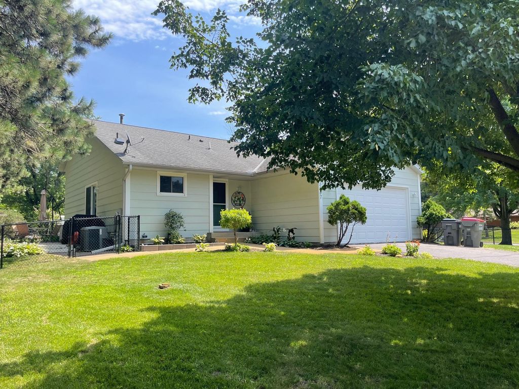 15607 Kumquat Street NW, Andover, MN 55304
