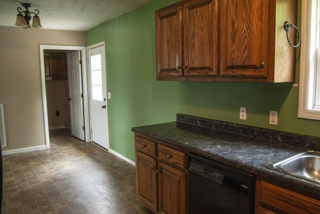 138 Leigh Anna Cir, Lafayette, TN 37083