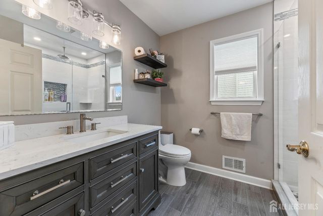 5 Sutton Place, Helmetta, NJ 08828