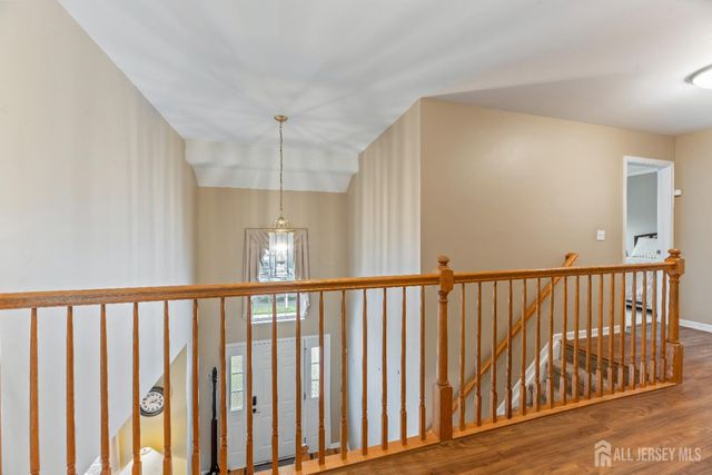 5 Sutton Place, Helmetta, NJ 08828