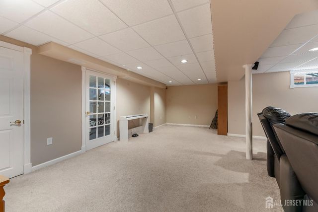 5 Sutton Place, Helmetta, NJ 08828