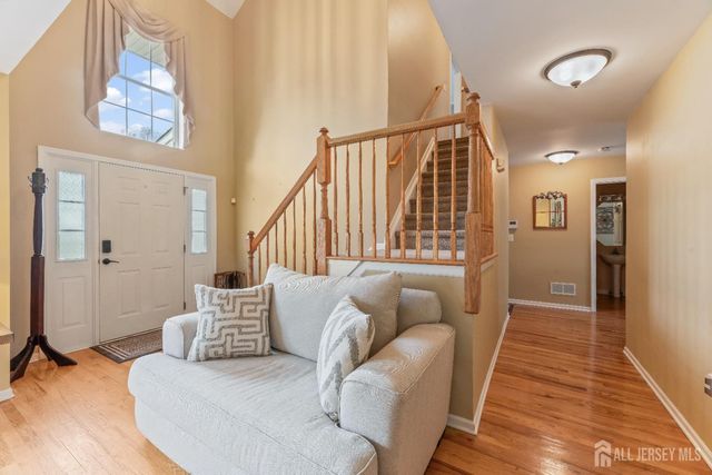 5 Sutton Place, Helmetta, NJ 08828