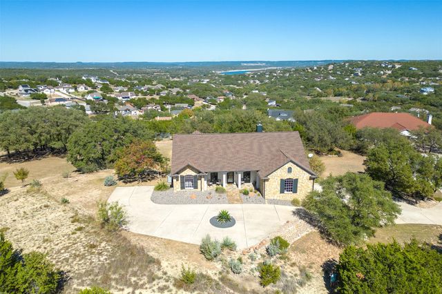 702 E Summit DR, Spicewood, TX 78669