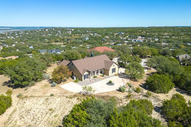 702 E Summit DR, Spicewood, TX 78669