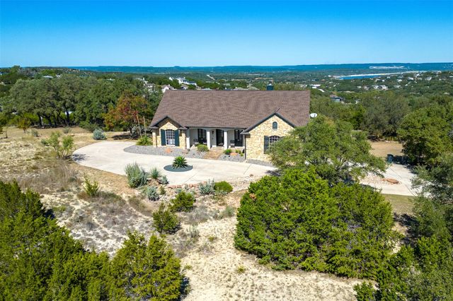 702 E Summit DR, Spicewood, TX 78669