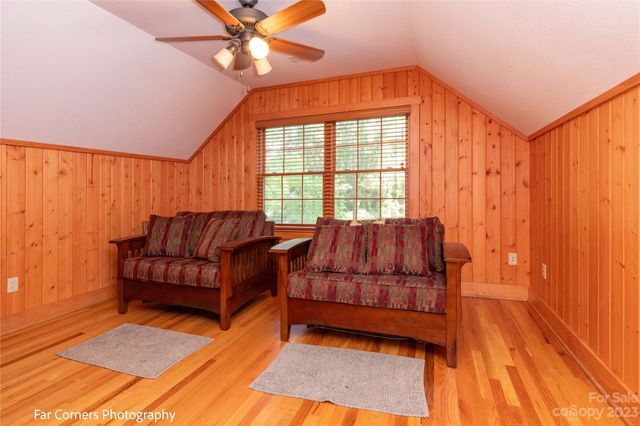 228 Chestnut Mountain Road, Canton, NC 28716