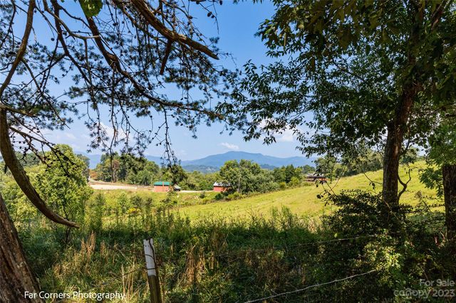 228 Chestnut Mountain Road, Canton, NC 28716