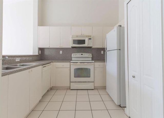2755 SE 16th Ave 202, Homestead, FL 33035