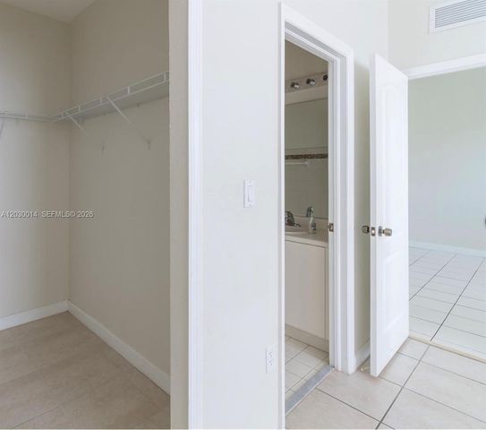 2755 SE 16th Ave 202, Homestead, FL 33035