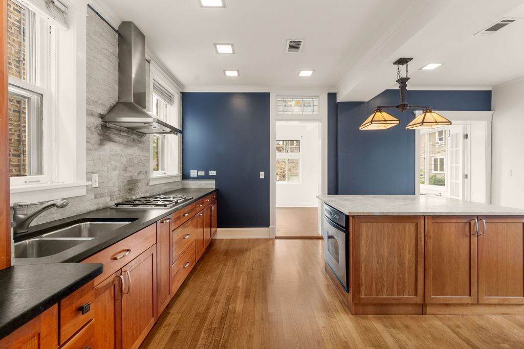 1335 W Hollywood Avenue, Chicago, IL 60660 — photo 3