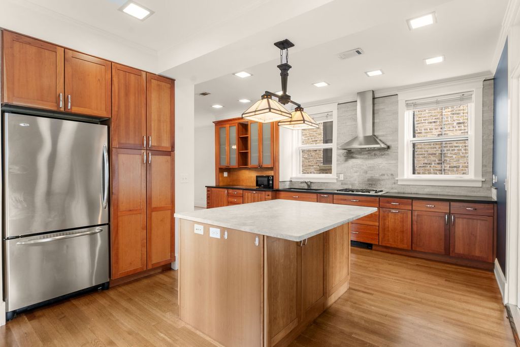 1335 W Hollywood Avenue, Chicago, IL 60660 — photo 4