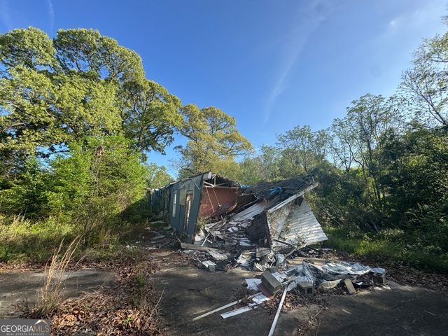 104 Old Perry Road, Bonaire, GA 31005