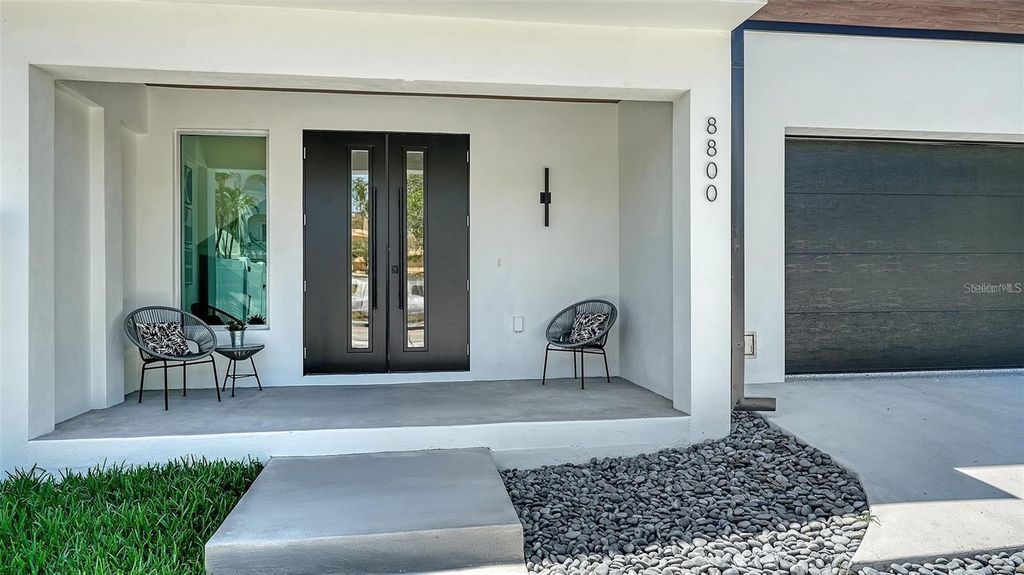 Image 15 of property listing at 8800 MIDNIGHT PASS ROAD, Sarasota, FL 34242