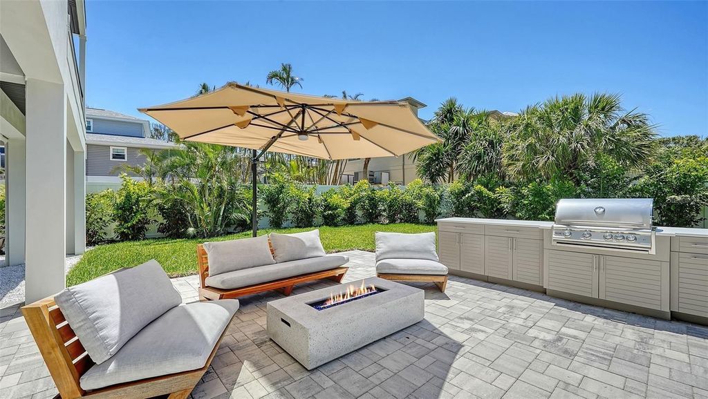 Image 65 of property listing at 8800 MIDNIGHT PASS ROAD, Sarasota, FL 34242