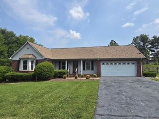 965 Tom Osborne Rd, Columbia, TN 38401