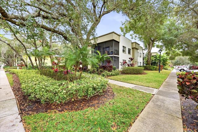 3300 FOX CHASE CIRCLE N 202, Palm Harbor, FL 34683