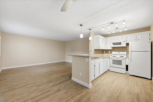 3300 FOX CHASE CIRCLE N 202, Palm Harbor, FL 34683