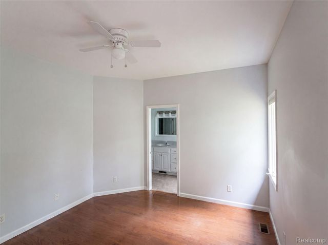 1102 Hawthorne, Greenville, MI 48838