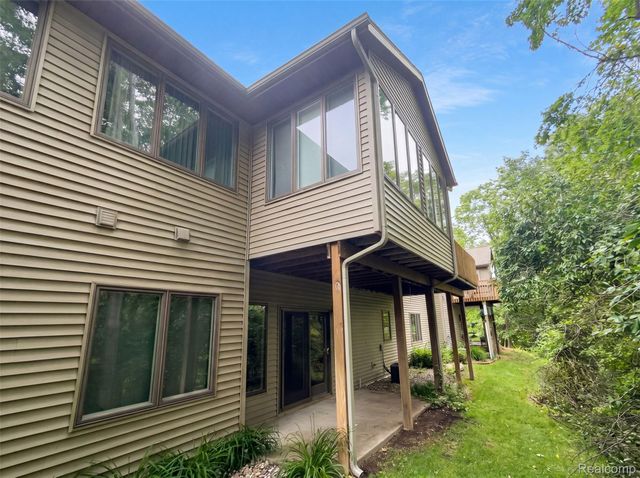 1102 Hawthorne, Greenville, MI 48838
