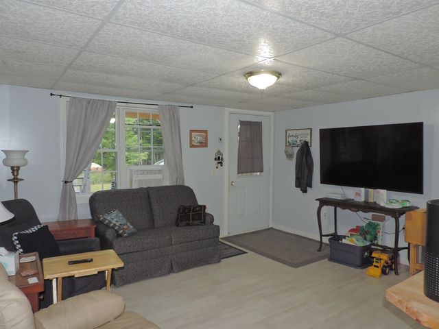 262 Daniel Webster Highway, Boscawen, NH 03303