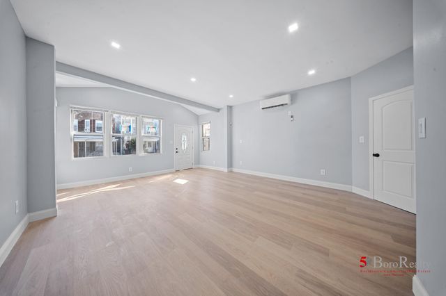 80-81 88th Ave, Woodhaven, NY 11421