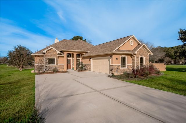 11 Bluebonnet, Trinity, TX 75862