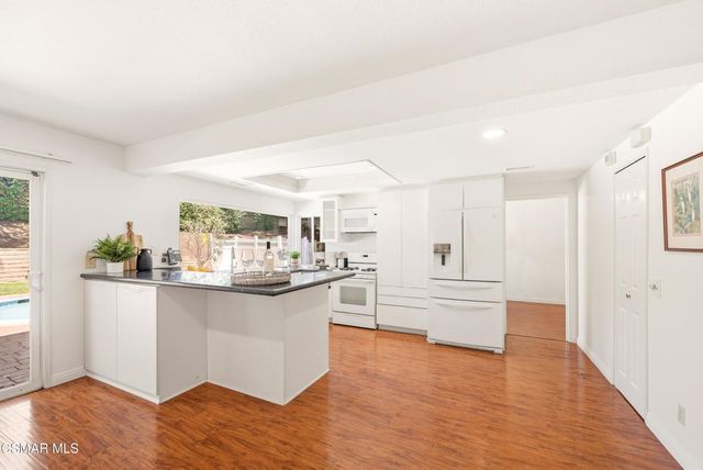 725 Pickford Court, Newbury Park, CA 91320