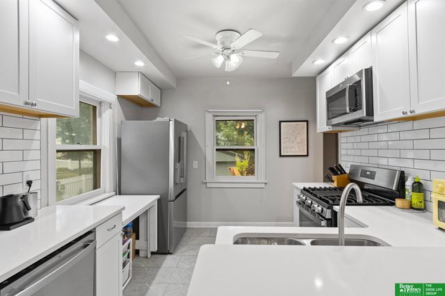 4811 Pierce Street, Omaha, NE 68106