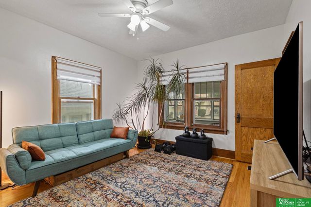 4811 Pierce Street, Omaha, NE 68106