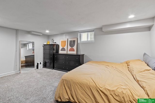 4811 Pierce Street, Omaha, NE 68106
