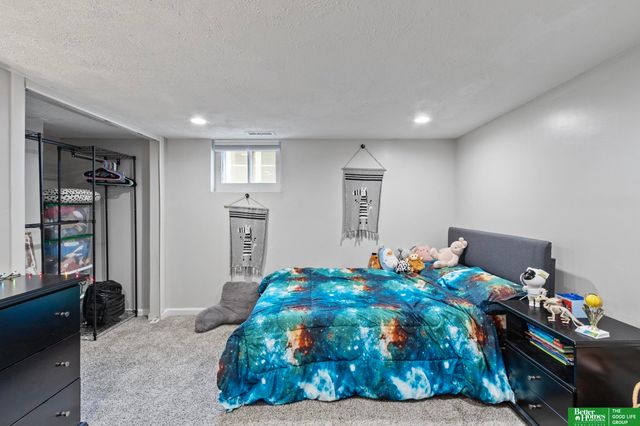 4811 Pierce Street, Omaha, NE 68106