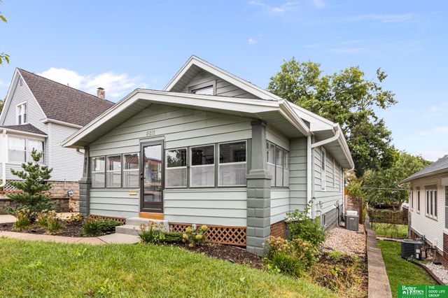 4811 Pierce Street, Omaha, NE 68106