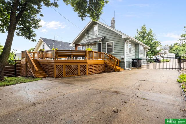 4811 Pierce Street, Omaha, NE 68106